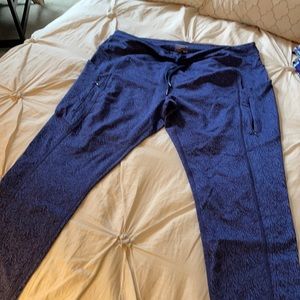 Women’s XXL joggers.